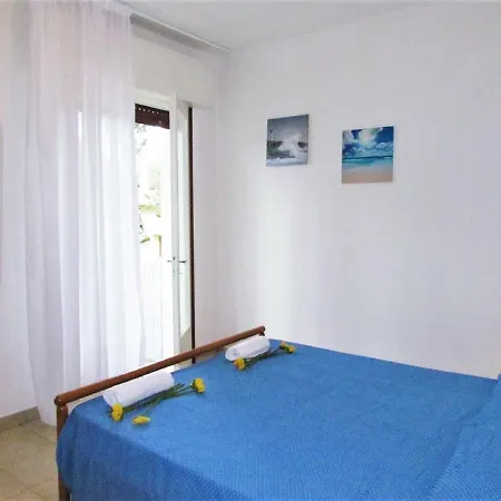 Alluring In With Private Terrace 아파트 *